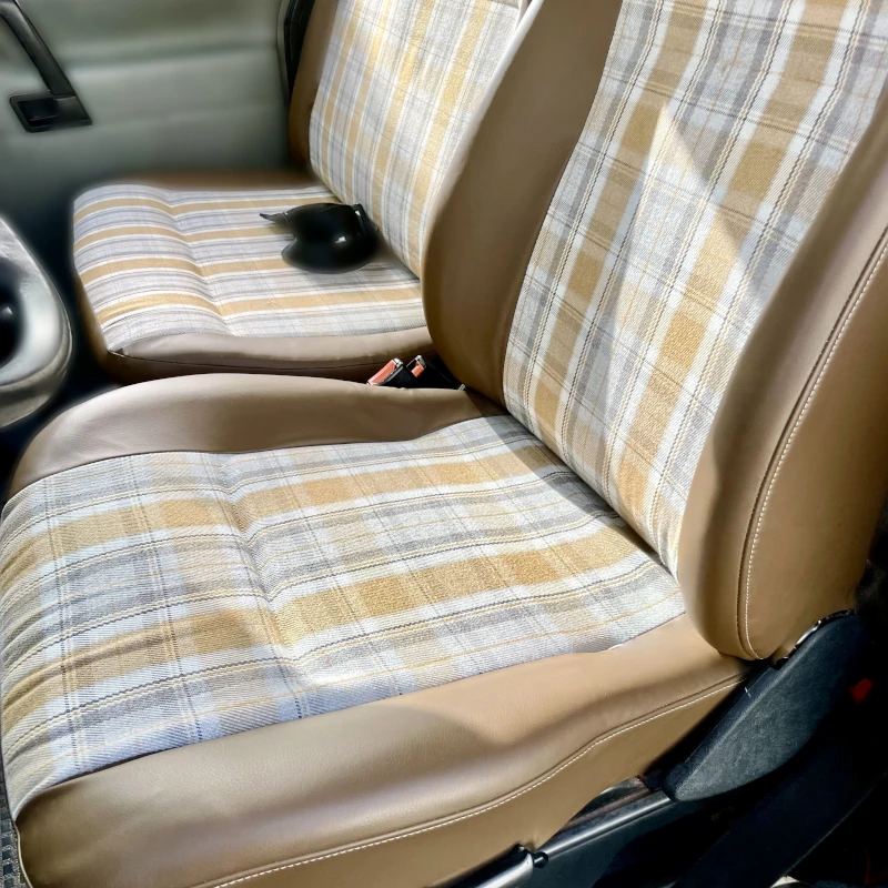 Sellerie auto sur-mesure — intérieur cuir retapissé en Vendée